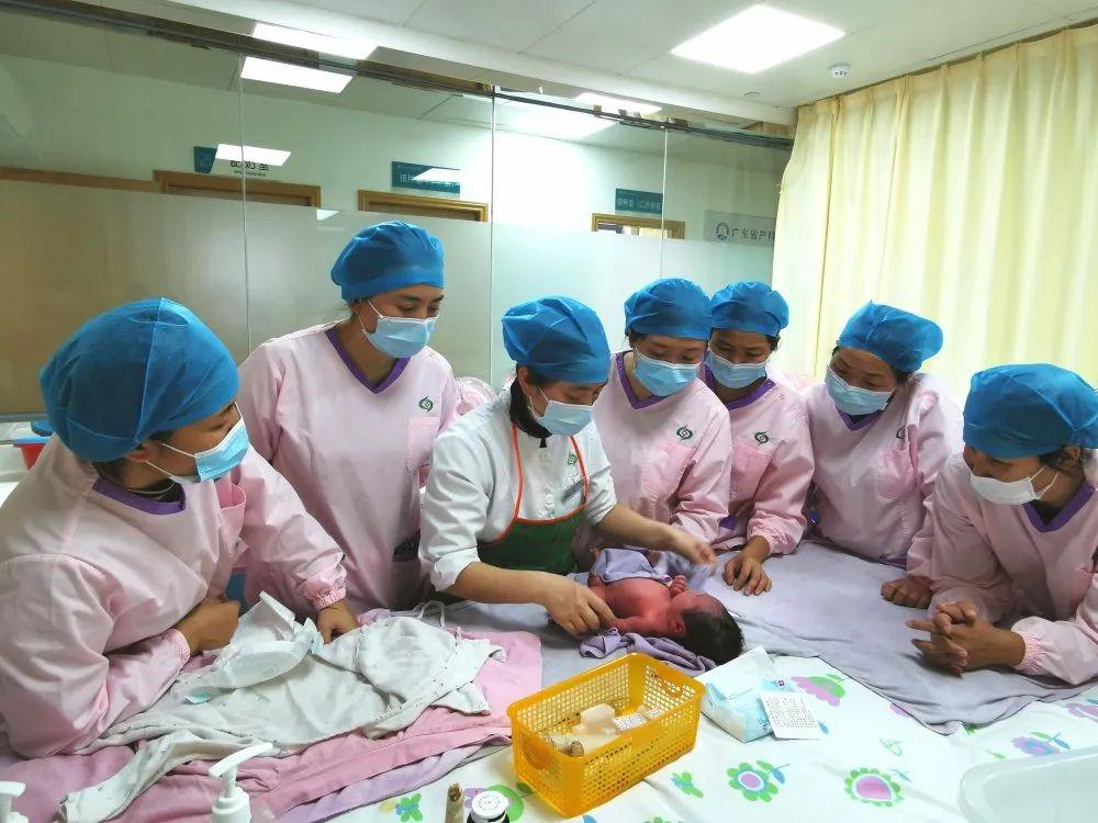 胶州市妇婴监护型护送